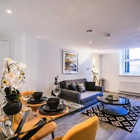 1 - The Crescent يورك