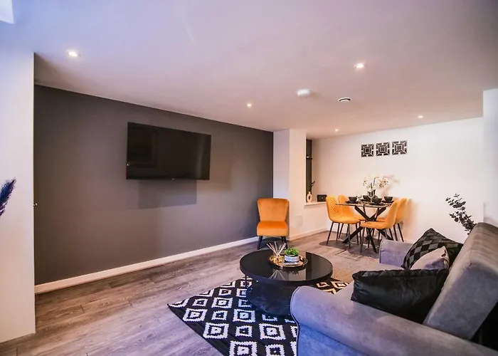 1 - The Crescent York